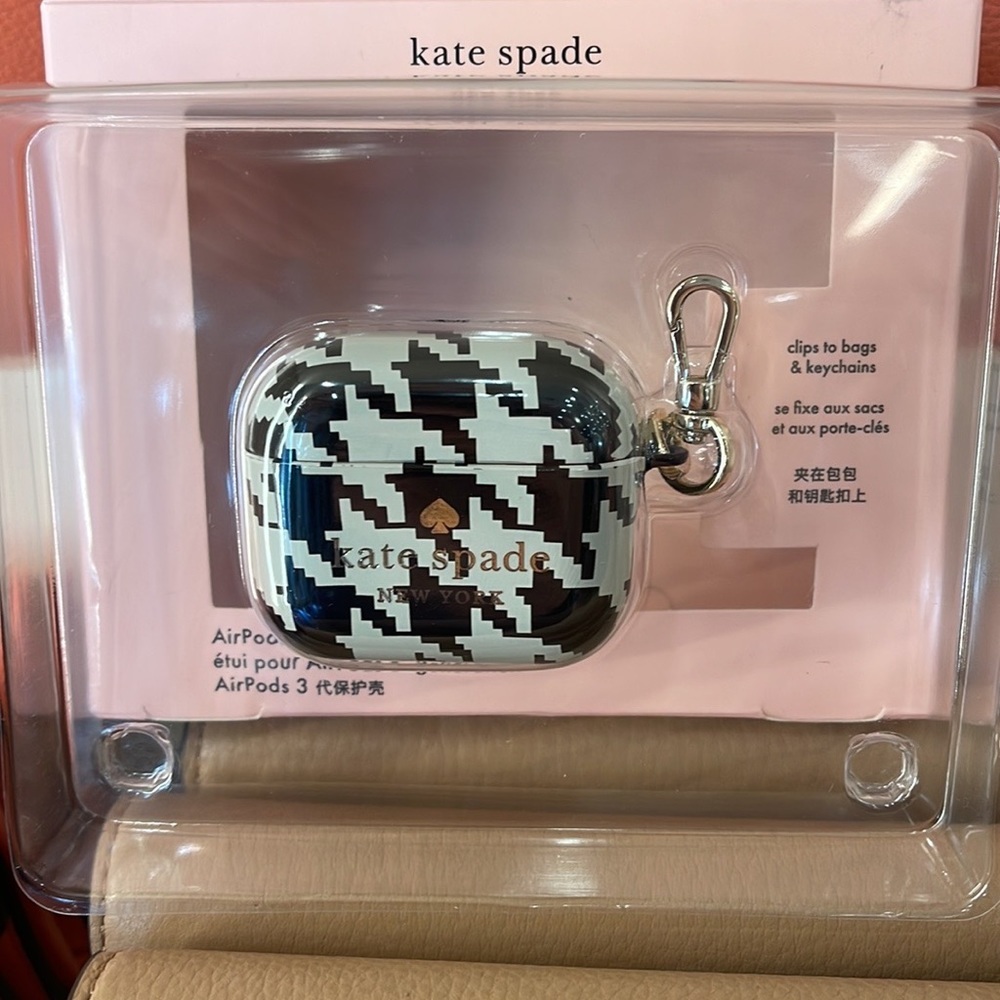 Kate  Spade AirPods Pro Gen 3 Case Boxed K8148 - Picture 7 of 16